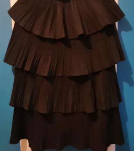 黑色松紧腰蛋糕裙 线下实体店购入 春夏秋冬...