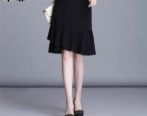转卖2020秋冬新款半身裙女韩版黑色a裙不...