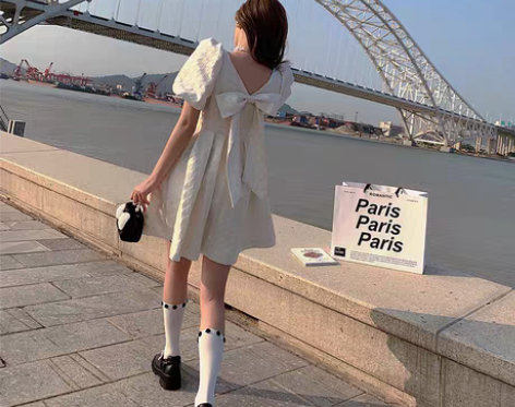 转卖子晴可盐可甜背后蝴蝶结公主风连衣裙女2...