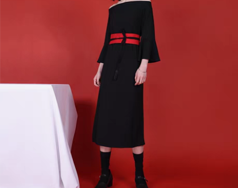 转卖芍药居原创设计 黑红一字肩 17春夏日...