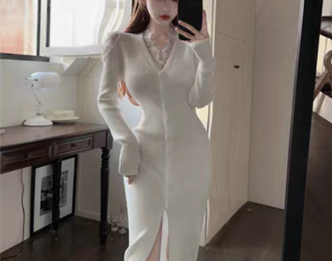 转卖法式蕾丝拼接性感v领赫本风裙子冬季气质...