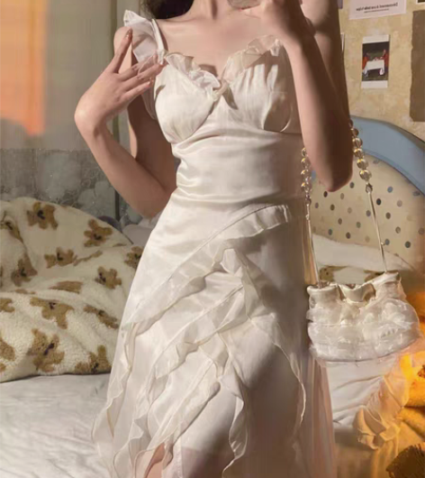 包邮度假风开叉长裙新款法式设计感纯欲性感荷...