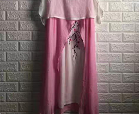 刺绣花朵两件套民族风裙子 XL码，但是偏小...