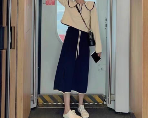全新一套纯棉运动风套装裙，没穿过，原价12...