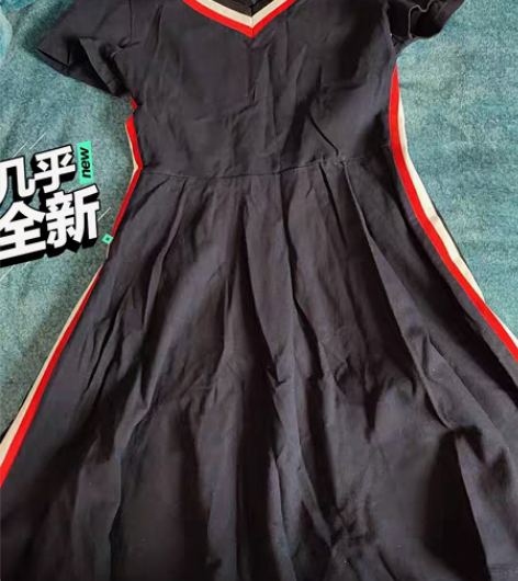 包邮藏蓝色连衣裙夏！万达专卖店买的，纯棉！...