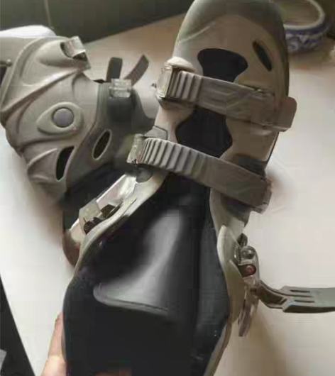 儿子的轮滑鞋，39号  。鞋号可能偏小，请...