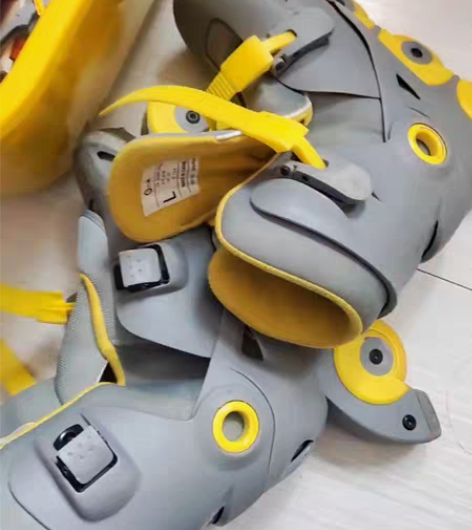 转卖小寻溜冰鞋直排轮滑鞋儿童男童女童滑冰旱...