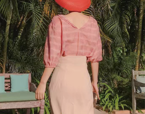 转卖一套啊！漏锁骨小众心机chic2018...