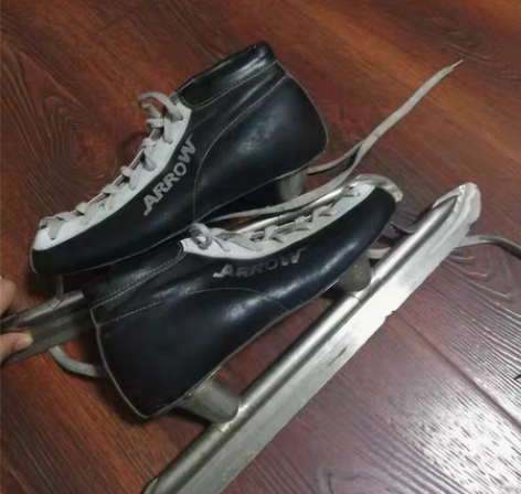 冰刀鞋牛皮37-38码 感兴趣的话点“我想...