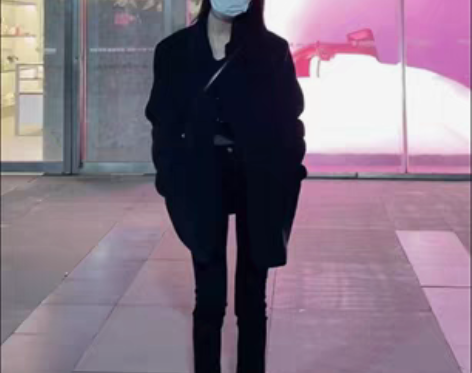 转卖2022年新款黑色高腰弹力开叉牛仔裤女...