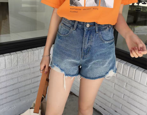 转卖小宜定制YESWOMEN 时髦做旧磨破...