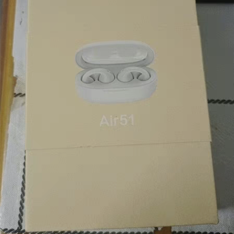 AIR51蓝牙耳机，八九成新，买了就带过两...