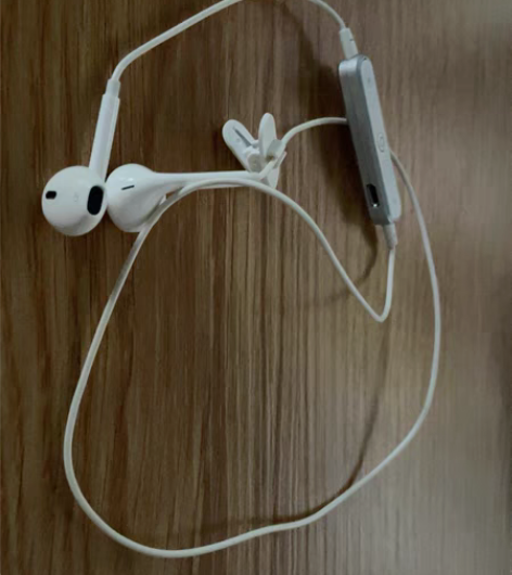 包邮入耳式运动耳机 全新 蓝牙版????全...