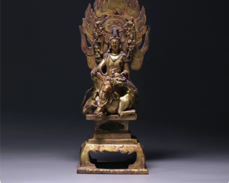 北魏 铜鎏金板凳佛造像、用铜精良、整器鎏金...