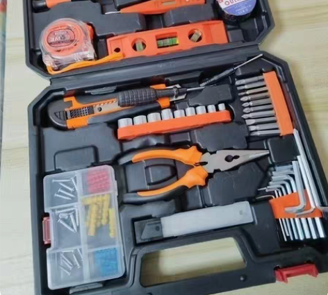 居家工具箱豪华版，工具齐全，没怎么使用过。...
