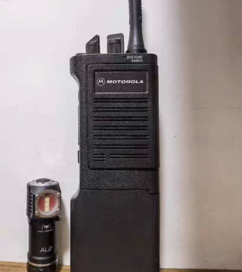 包邮摩托罗拉 军刀 motorola sy...