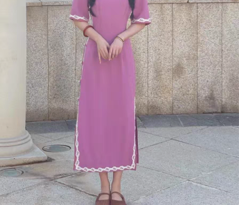 包邮朝花夕拾粉色花边旗袍，M码 感兴趣的话...