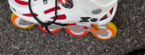 成人旱冰鞋，一时兴起买了，穿过一次，再也没...