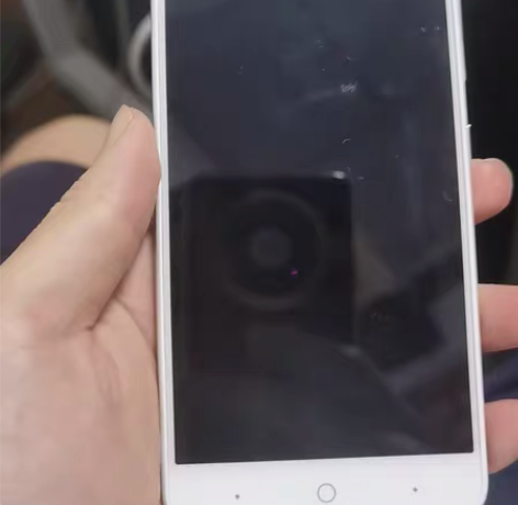 中兴手机，9.9新，低价卖 感兴趣的话点“...