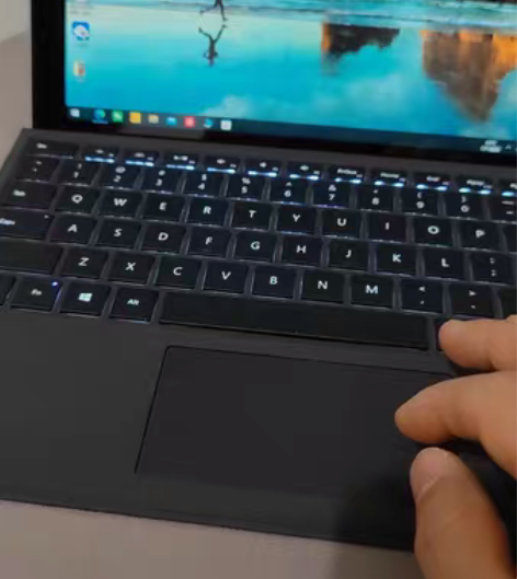 微软苏菲pro3.  成色如图，4+128...