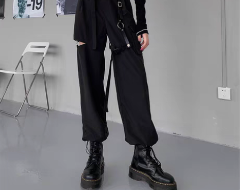 转卖1W BLACK束脚工装裤女直筒宽松S...