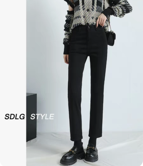 黑色九分直筒烟管裤，加绒，修饰腿型。 感兴...