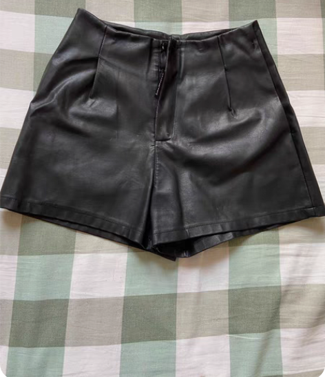 皮短裤皮短裤秋冬款女外穿2022新款松紧腰...