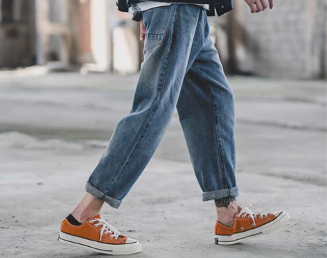 转卖春夏季日系休闲牛仔裤男潮牌修身小脚直筒...