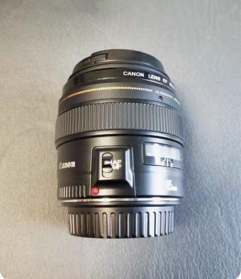 自用佳能85.1.8人像王定焦镜头,成色9...