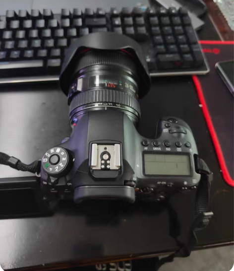 95新，佳能6D2 24-105 一代镜头...