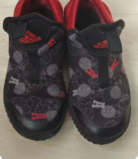 包邮正品阿迪达斯海马运动鞋，特别好穿特别耐...