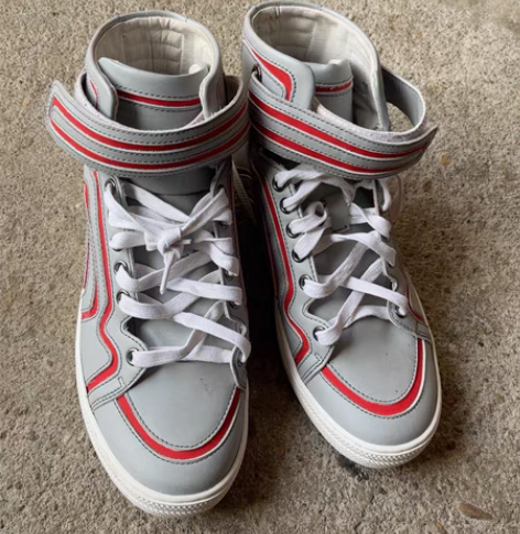 网面透气运动鞋 感兴趣的话点“我想要”和我...