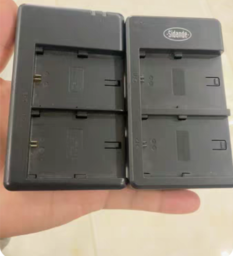 包邮两个双电池充电器。支持5D3和6D电池...