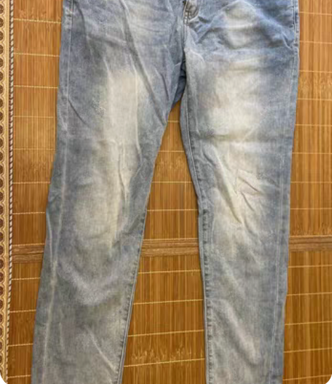 浅蓝色牛仔裤，33码，能穿到180身高，1...