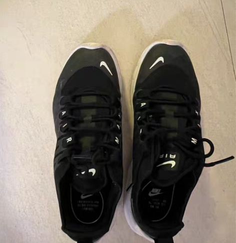 包邮耐克运动鞋新旧如图尺码36.5，售出不...