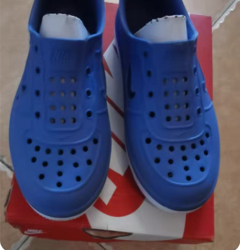 包邮耐克FOAM FORCE镂空运动鞋，娃...