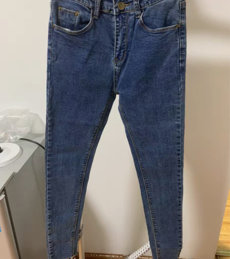 转卖全新薄款浅蓝色高腰毛边小脚牛仔裤女九分...