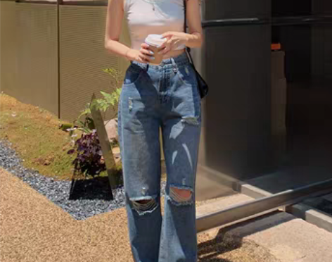 转卖小米熊破洞直筒牛仔裤女夏季薄款2022...