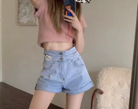 转卖牛仔裤,牛仔裤太多已经忘了有这条,牌子...