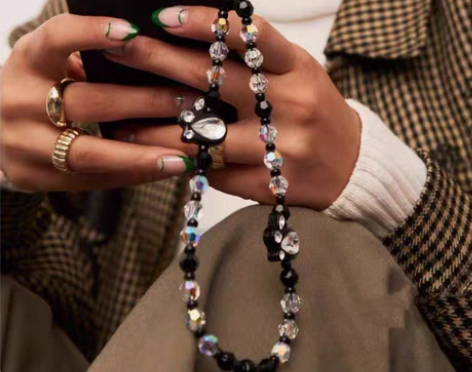 转卖st同款博主推荐兔子水晶质感串珠复古挂...