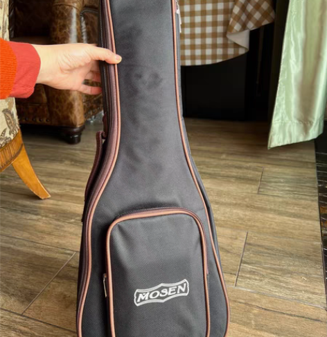 品牌正品吉他，长62、最宽处21，全新，拍...