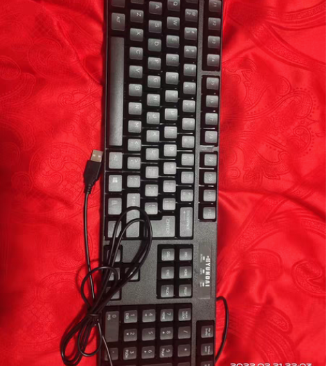 全新 键盘，鼠标，鼠标垫 感兴趣的话点“我...