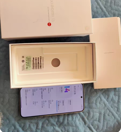 小米13,12+256没有磕碰划痕 感兴趣的话点“我想要”和... 小米13,12+256没有磕碰划痕 感兴趣的话点“我想要”和...