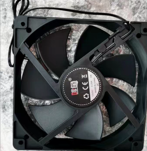 包邮电脑机箱风扇有白的 感兴趣的话点“我想...