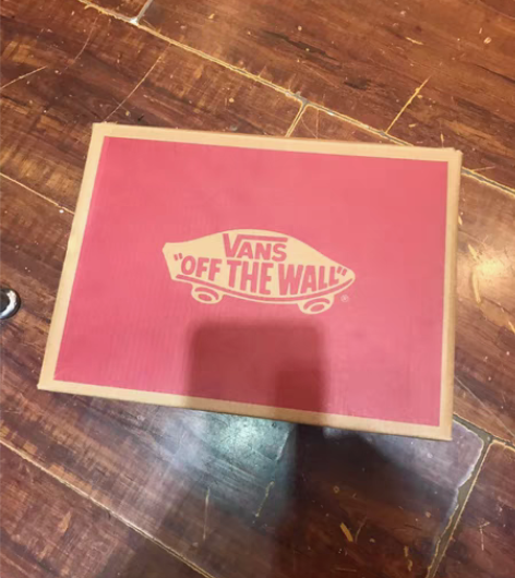 vans万斯女鞋36全新保真。不是正品我吃...