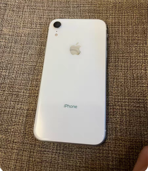 苹果XR。128G。功能全好无拆修。电池8...