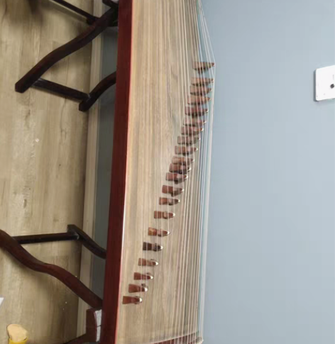 古筝1000元出售，非诚勿扰，不还价。小孩...