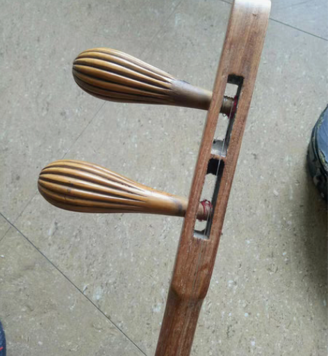 老二胡，板胡一把，孔雀牌 感兴趣的话点“我...