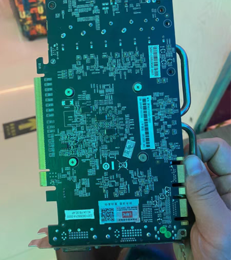 出60张七彩虹660 3g网驰, 成色新。...