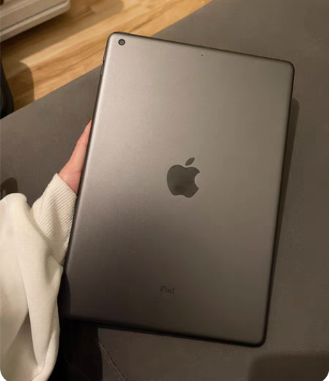 出平板iPad2021，1月份买的，深灰色...